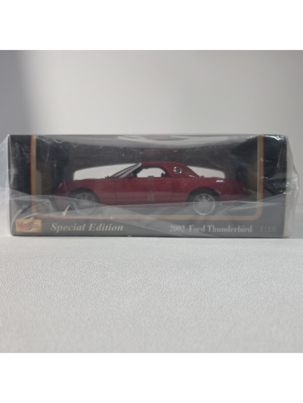 Maisto Special Edition 2002 Ford Thunderbird 1:18 Diecast Red Unopened Box